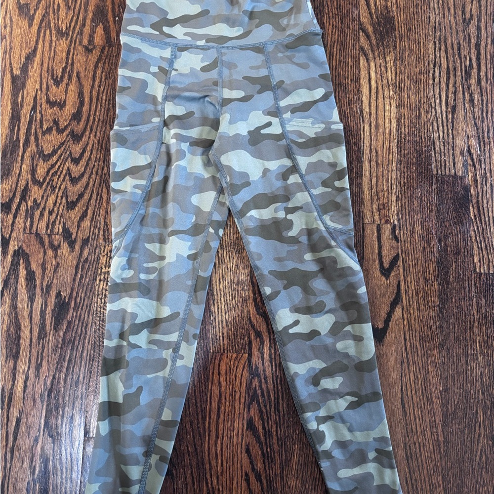 American Eagle NWOT S Army Green Leggings with Pockets